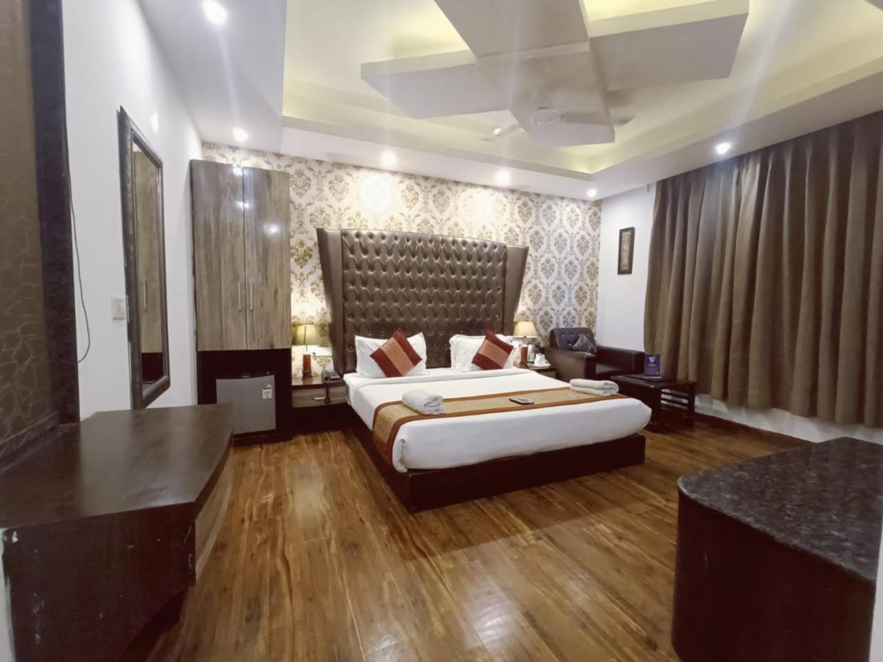 Hotel Waterfall Paschim Vihar Delhi Eksteriør bilde