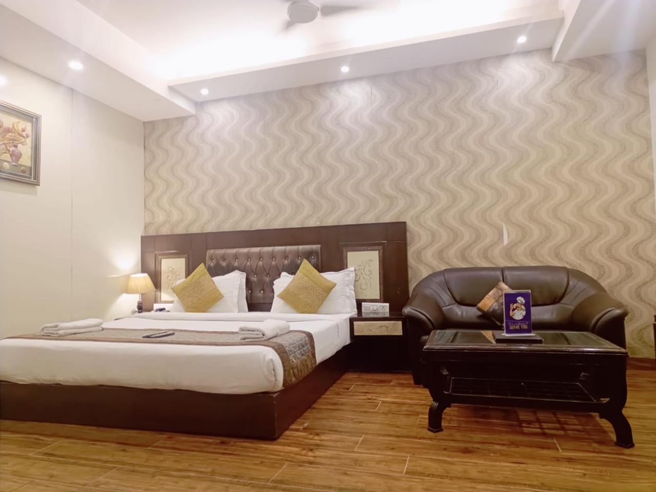 Hotel Waterfall Paschim Vihar Delhi Eksteriør bilde